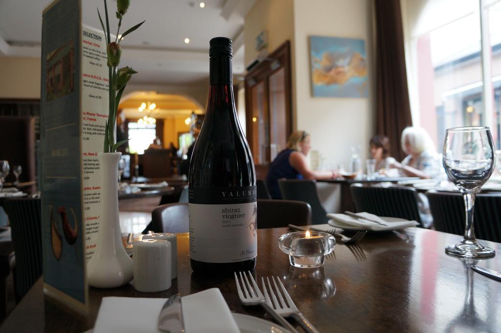 Jacksons Restaurant And 3*